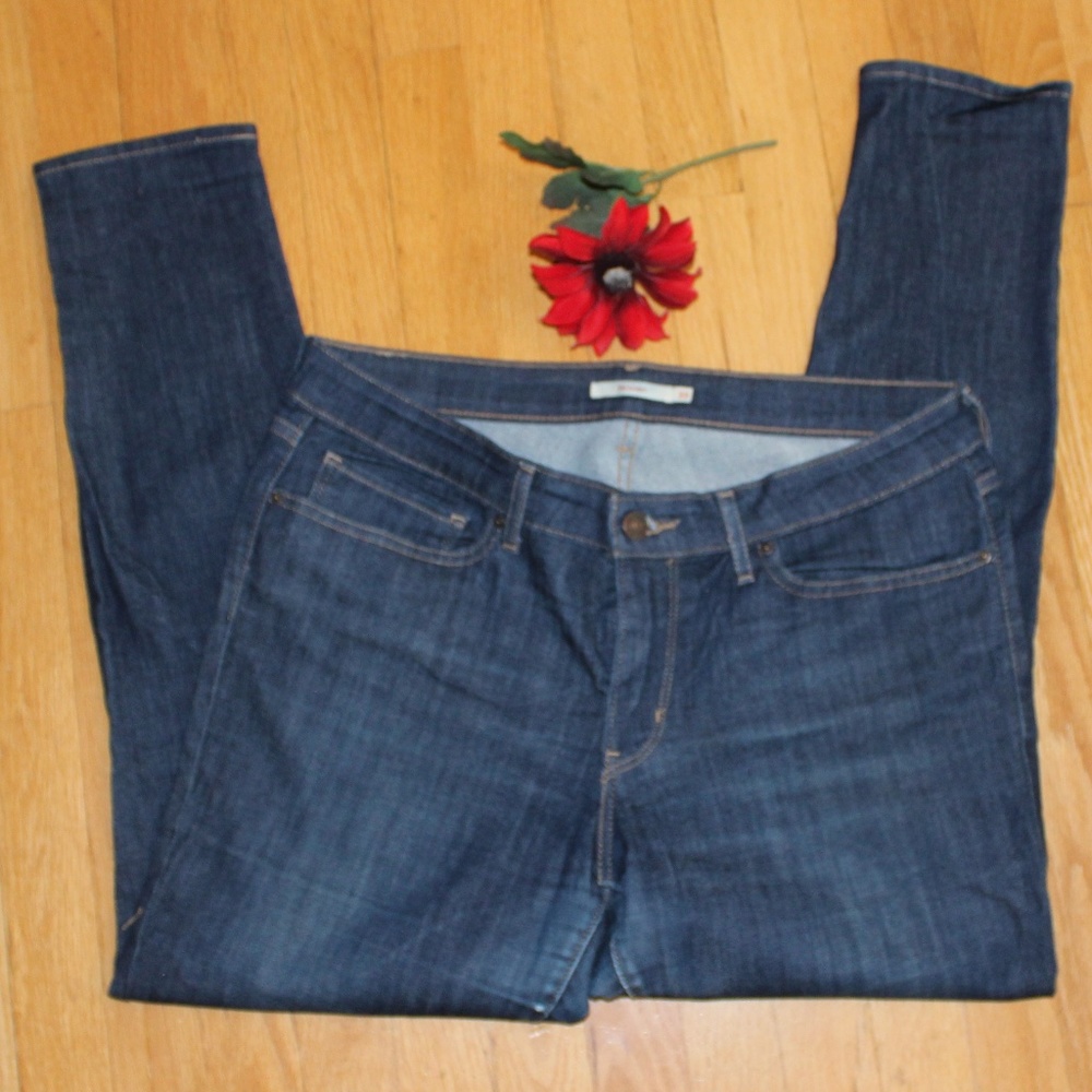 Levis 711 Dark wash Skinny Jeans Sz 33